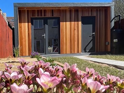 Garden Office & Private Consulting Space 1-1