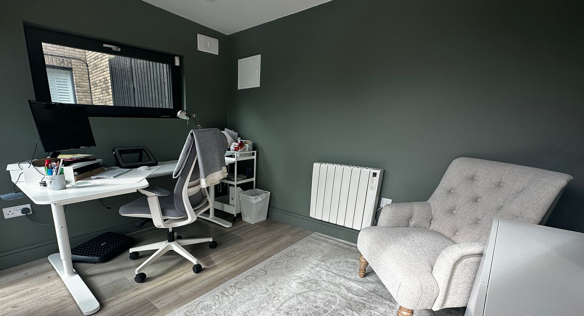 Garden Office Pod | Beautiful & Cozy 02